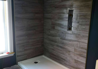Imitation wood shower installation